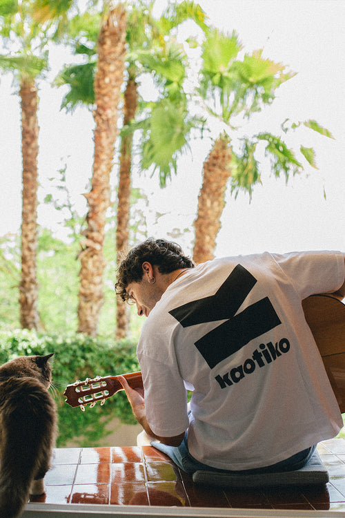 Weißes T-Shirt aus Bio-Baumwolle mit Branding