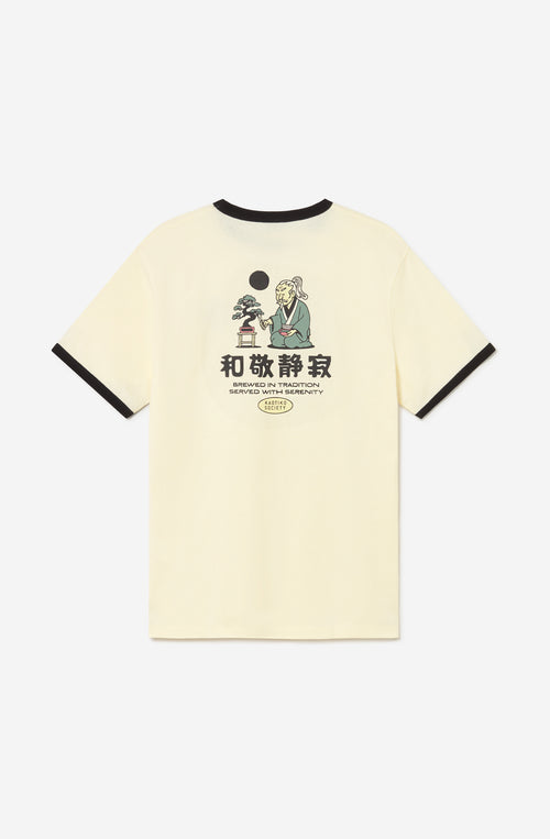 Camiseta Brewed In Tradition Ivory unisex con detalles en contraste e ilustración inspirada en la cultura japonesa