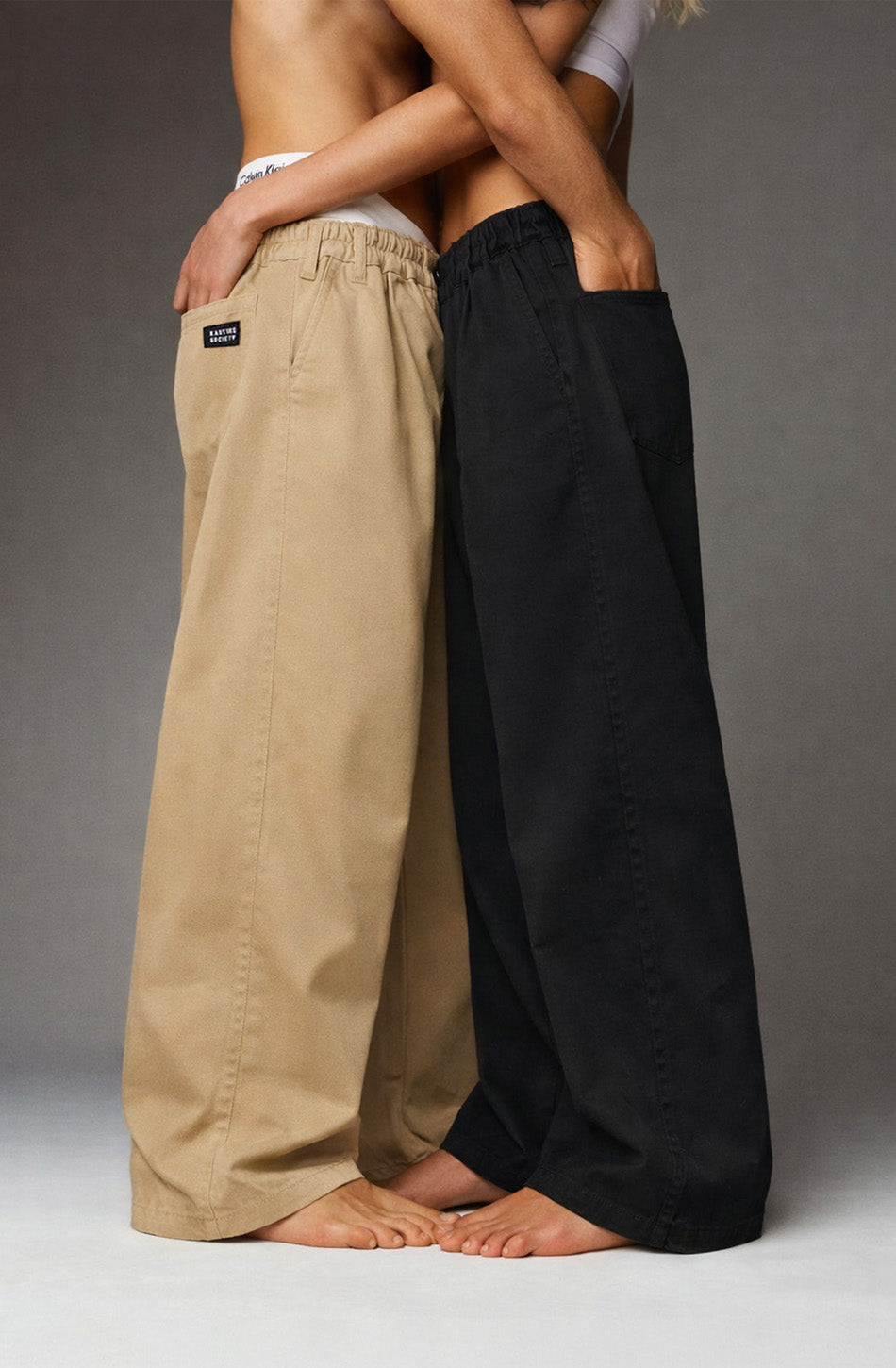 Schwarze Dandy-Hose mit weitem Bein