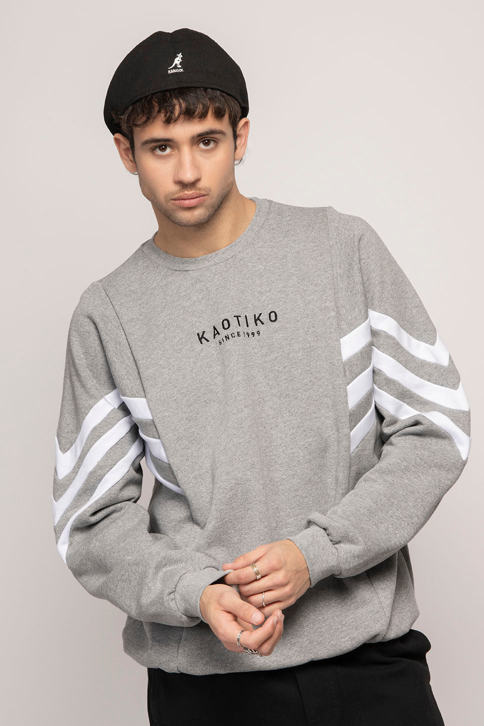 Chad Grey Vigoré Sweatshirt / White