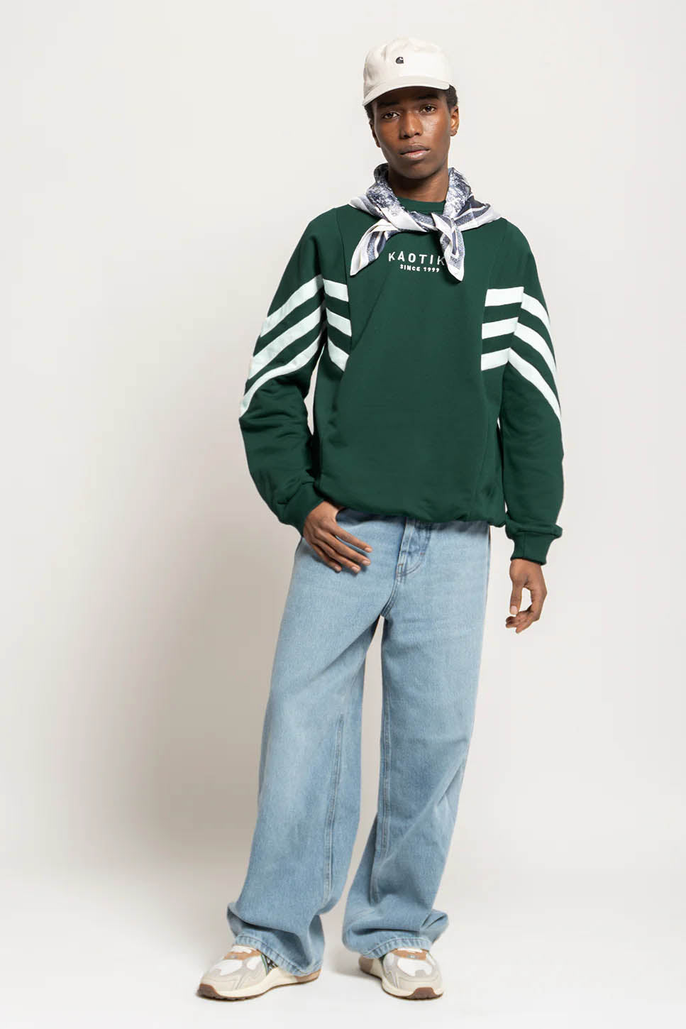 Sweatshirt „Chad“ in Salbeigrün/Elfenbein
