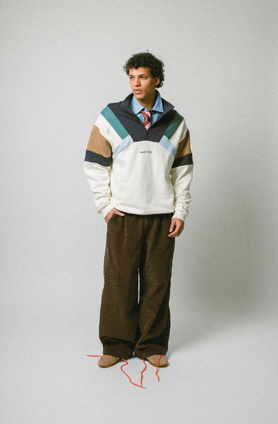 Aleck ivory/Navy sweatshirt