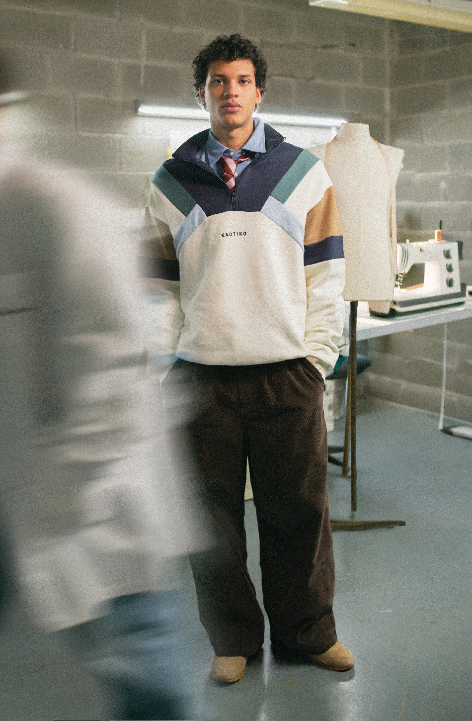 Aleck ivory/Navy sweatshirt