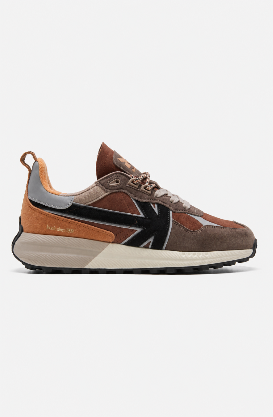 Zapatillas Vancouver Multi Suede Brown en ante y materiales combinados, con detalles marrones, camel, taupe y negro y logo Kaotiko lateral.