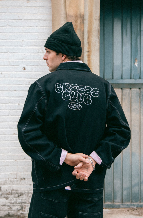 Veste Breeze Club Black Denim unisexe avec poches utilitaires et design streetwear signé Kaotiko BCN