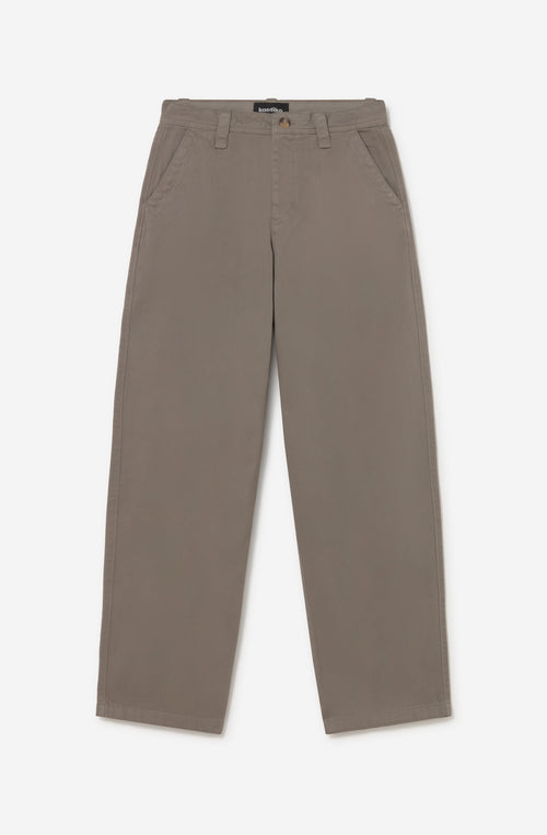 Pantalón Wide Fit Khaki de pierna ancha con bolsillos laterales y bolsillos traseros de vivo.