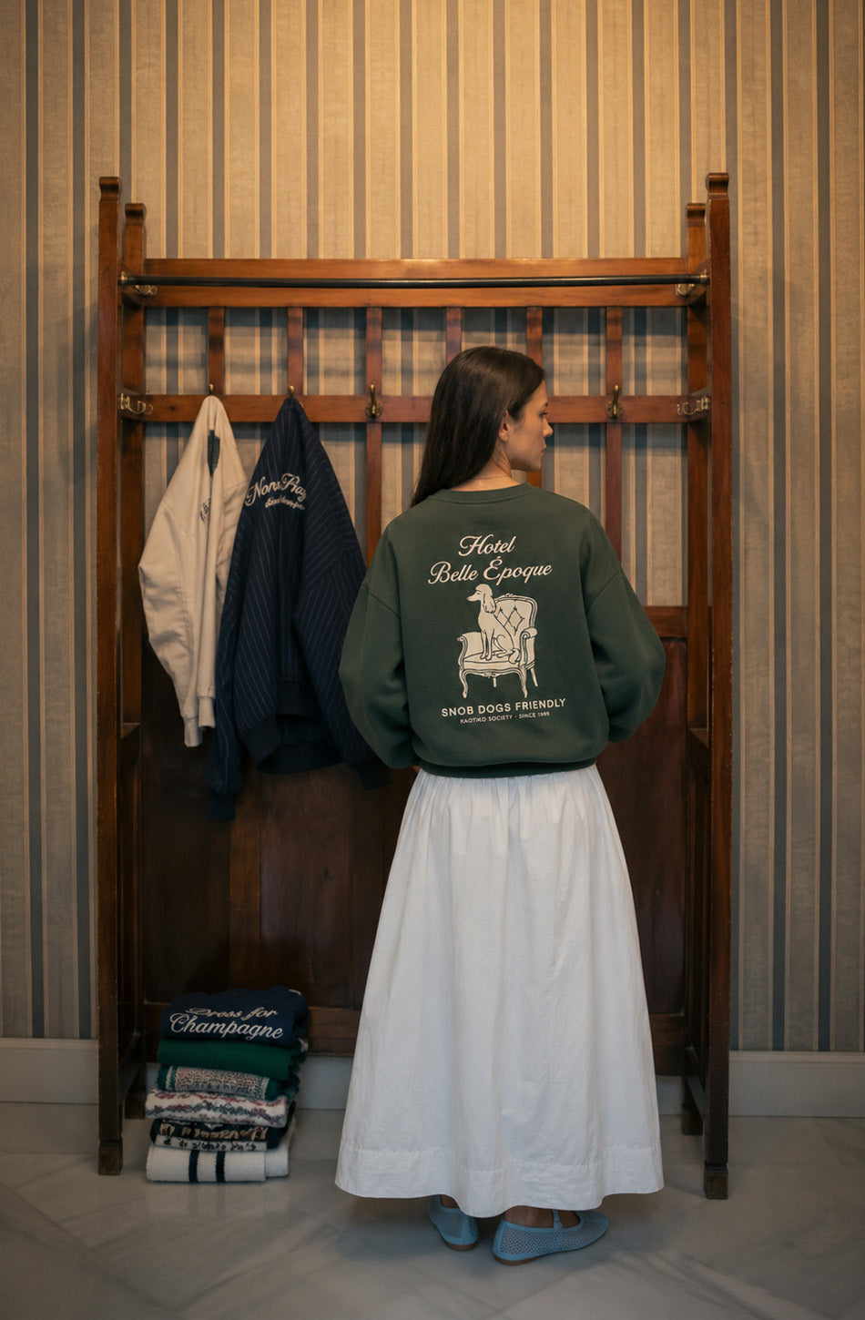 Women's Relaxed Snob Dogs Green Sweatshirt