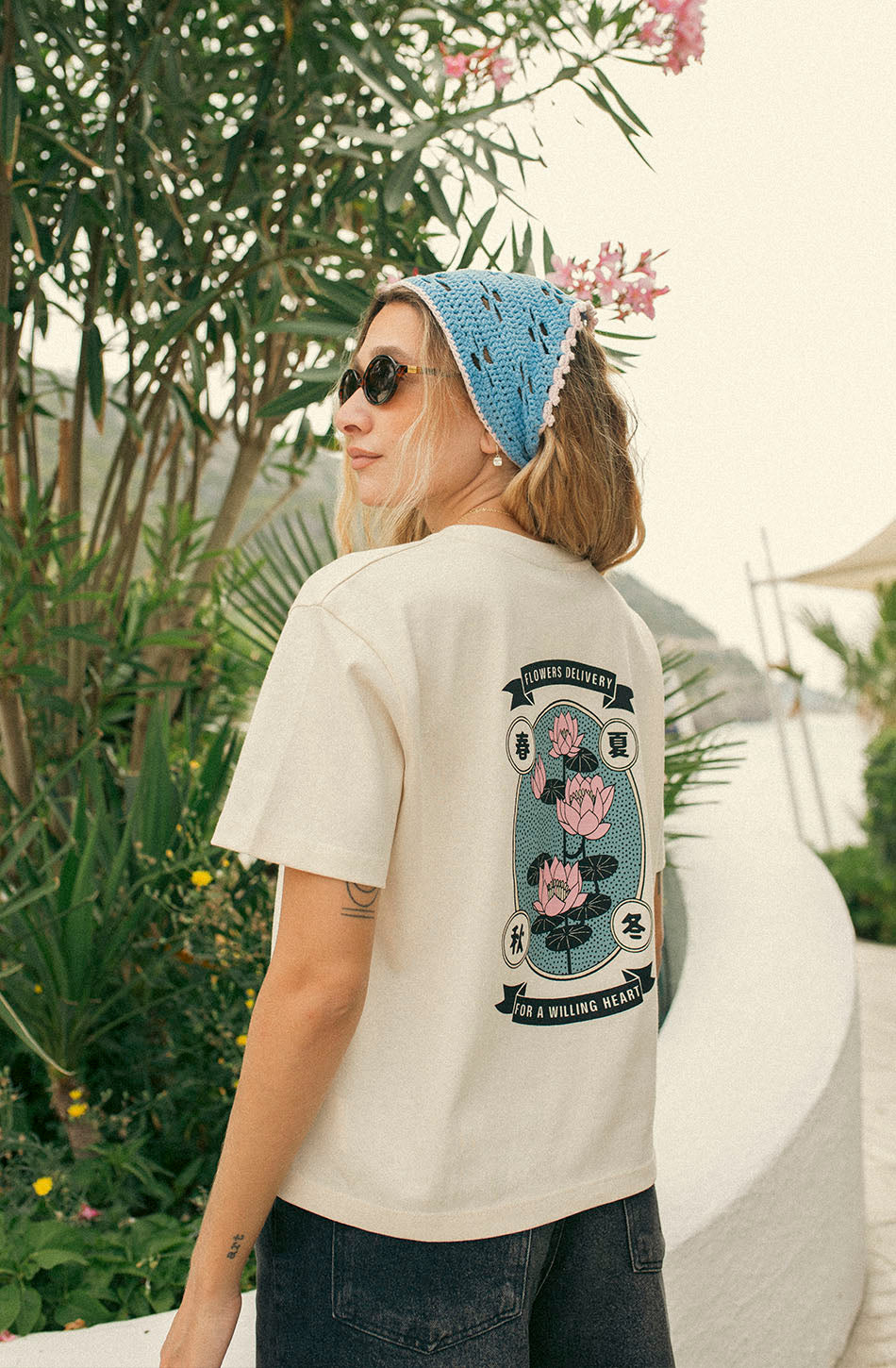 Camiseta Flowers Delivery Organic Cotton