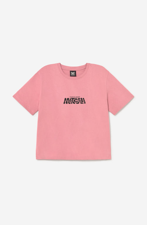 Camiseta rosa Matcha Brandied con logo Tokyo Bar Matcha en el pecho y gráfico de inspiración japonesa en la espalda.