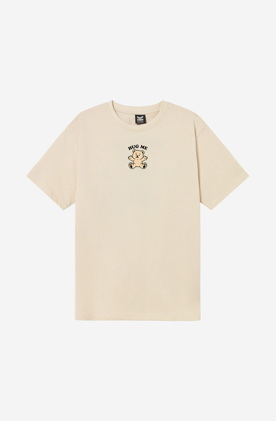 Camiseta Hug Station Natural de hombre con ilustración gráfica de una estación de abrazos en la espalda de Kaotiko BCN
