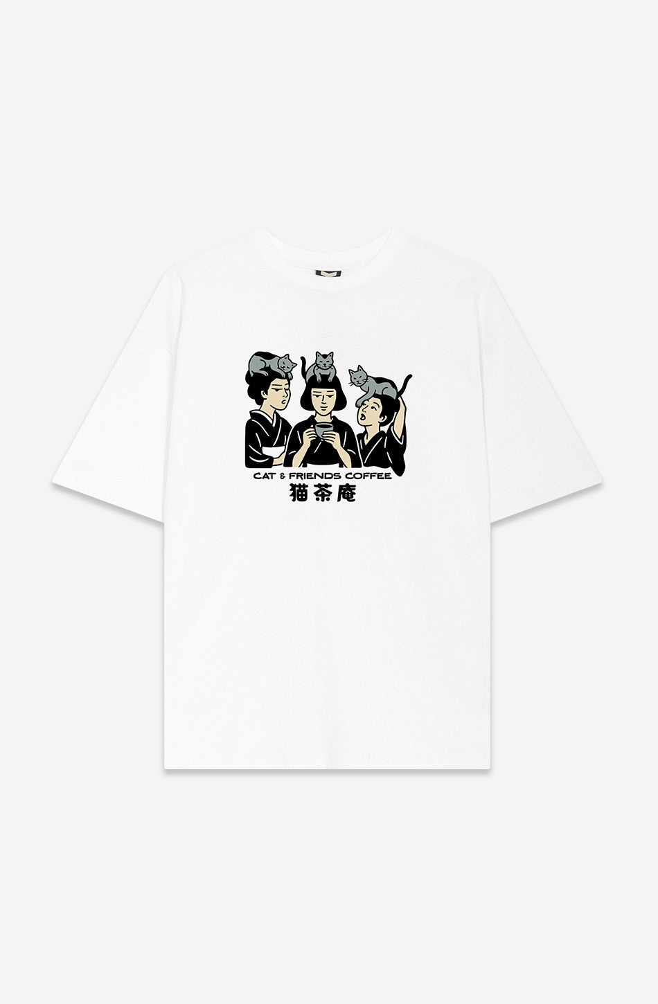 Camiseta Regular Cat & Friends Coffee White unisex con ilustración japonesa de personajes y gatos en la parte frontal