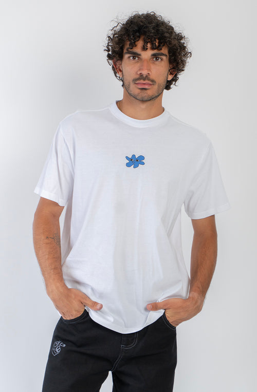 Camiseta Regular Catcha The Breezy White para hombre con gráfico surf Kaotiko BCN