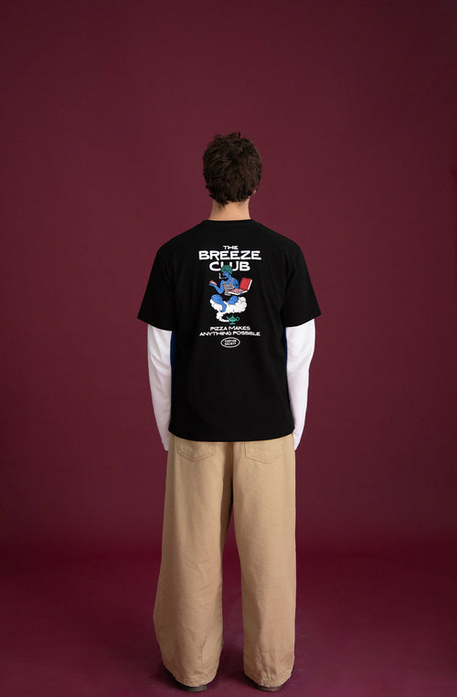 Camiseta Regular Pizza Makes Anything Black para hombre con diseño gráfico urbano Kaotiko BCN