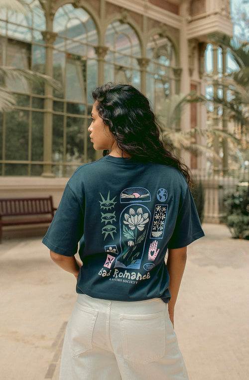 Geomeytic Flower Sea Storm T-Shirt